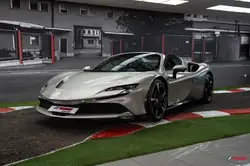 Ferrari SF90 Spider