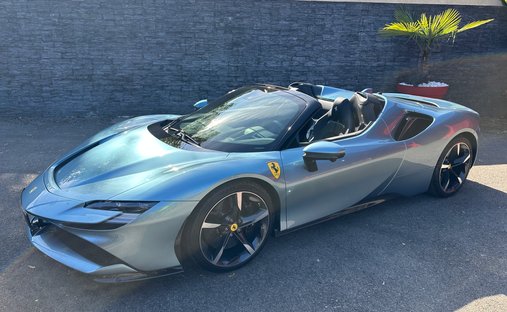 2023 Ferrari SF90 Spider 4x4