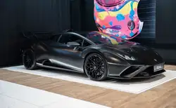 Lamborghini Huracán HURACÁN STO LP 640 V10 | Lift Freins céramique À partir de 3980-mois