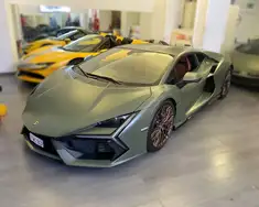 Lamborghini Revuelto