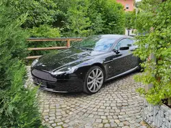 Aston Martin Vantage 4,3